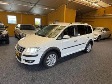 Volkswagen TOURAN 7 PERSOONS MET 3X CROSS & BIXENON & CAR PL beschikbaar voor biedingen