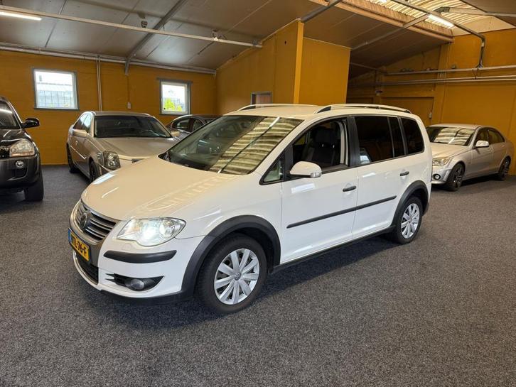 Volkswagen TOURAN 7 PERSOONS MET 3X CROSS & BIXENON & CAR PL, Auto's, Volkswagen, Bedrijf, Te koop, Touran, ABS, Airbags, Airconditioning