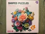 Shaped puzzle bloemen peonies and camellias, Hobby en Vrije tijd, Ophalen of Verzenden, 500 t/m 1500 stukjes, Zo goed als nieuw