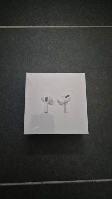 Nieuwe AirPods Pro, nog in de originele verpakking. beschikbaar voor biedingen
