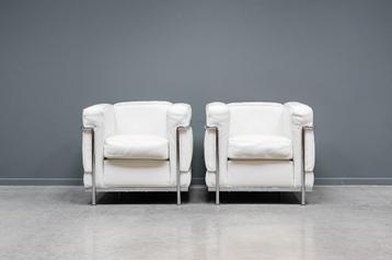 Corbusier LC2 armchairs, 2x beschikbaar voor biedingen