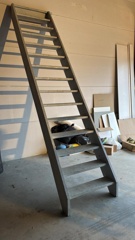 Houten trap - verdiepingstrap 3m hoog, Doe-het-zelf en Verbouw, Ladders en Trappen, Gebruikt, Trap, 2 tot 4 meter, Ophalen of Verzenden