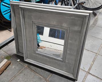 Vierkante decoratieve spiegels 65x65 - 2 stuks beschikbaar voor biedingen