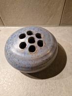 Vaas, bloemschikken, pottenbakkerij Rhoda Giethoorn, Ophalen of Verzenden, Aardewerk of Porselein, Minder dan 50 cm