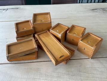 OUDE HOUTEN DOOSJES MET SCHUIFDEKSEL beschikbaar voor biedingen