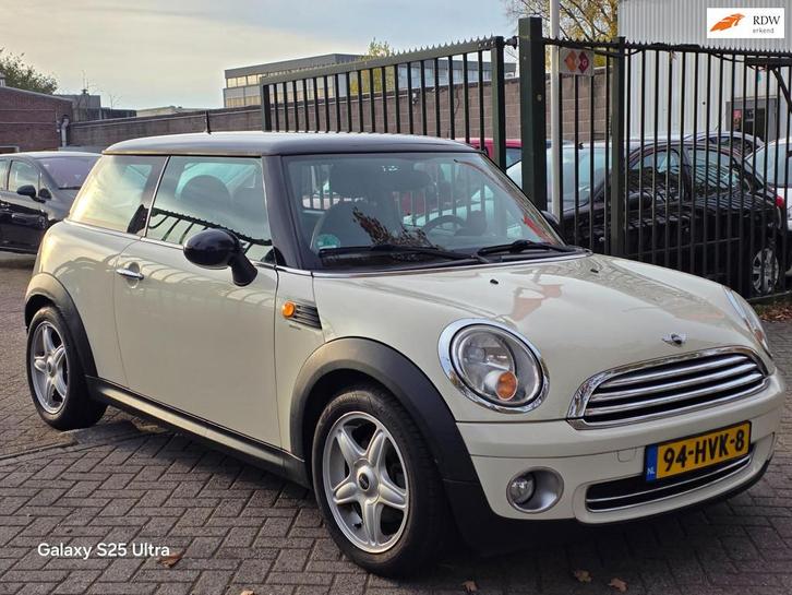 Mini Mini 1.6 Cooper Chili 2e eigenaar dealer onderhouden ai, Auto's, Mini, Bedrijf, Te koop, Cooper, ABS, Airbags, Airconditioning