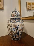 Prachtige vaas uit kaststel Vieux Rhodes Boch Handworked, Ophalen