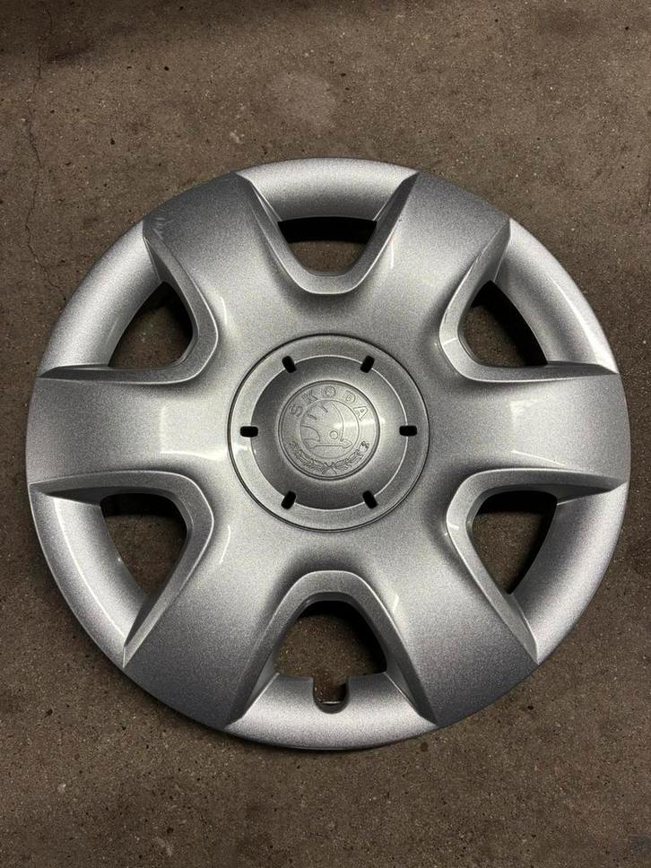 Wieldop Skoda Roomster, Auto diversen, Wieldoppen, Gebruikt, Ophalen of Verzenden