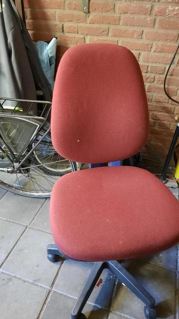 burostoel beschikbaar voor biedingen