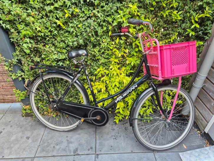 Pelikaan omafiets met voordrager en krat, Fietsen en Brommers, Fietsen | Dames | Omafietsen, Gebruikt, Ophalen