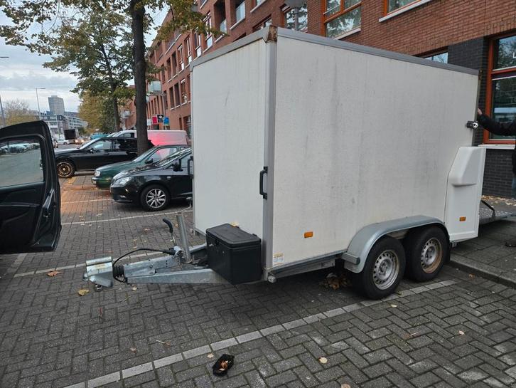Gesloten aanhanger met dubbele as en laadklep, Auto diversen, Aanhangers en Bagagewagens, Gebruikt, Ophalen