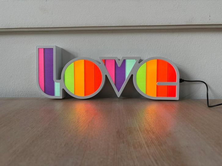 Lamp Love - Verlichting - Multicolor - NIEUW, Huis en Inrichting, Woonaccessoires | Tekstborden en Spreuken, Nieuw, Ophalen of Verzenden