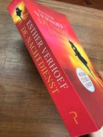 RAZEND SPANNEND: DE NACHTDIENST, Esther Verhoef, Ophalen of Verzenden, Zo goed als nieuw