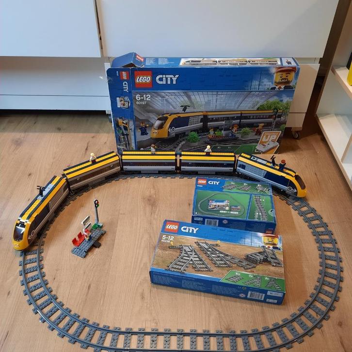 LEGO Passagierstrein 60197 EXTRA 2 WAGONS 60205+60238 +VERL., Kinderen en Baby's, Speelgoed | Duplo en Lego, Zo goed als nieuw