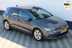 Volkswagen Golf 1.0 TSI 110PK Life Carplay Camera Cruise !, Stof, Gebruikt, Zwart, Origineel Nederlands