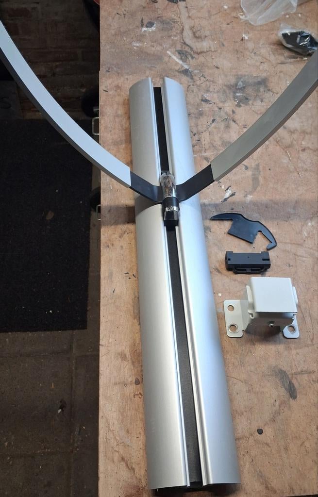 Vogel beugel met plateau voor dvd speler, Ophalen of Verzenden
