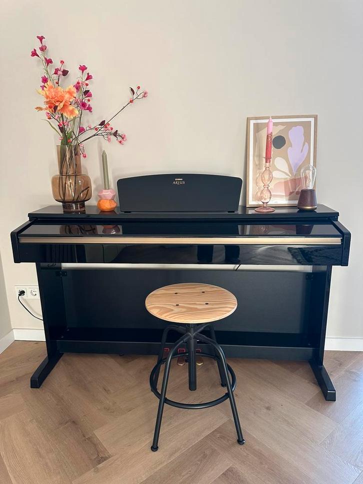 Yamaha YDP-C71PE - digitale piano hoogglans zwart, Muziek en Instrumenten, Piano's, Zo goed als nieuw, Piano, Zwart, Digitaal