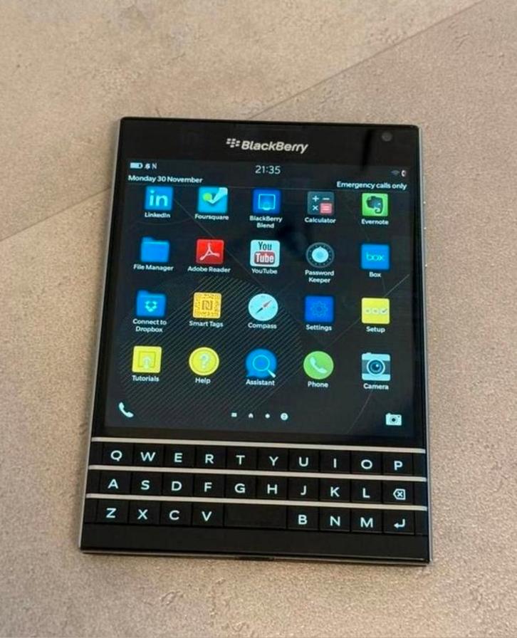 Goede werkend blackberry passport black edition met spotify, Telecommunicatie, Mobiele telefoons | Hoesjes en Frontjes | Overige merken