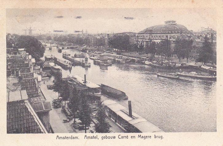 00093 Amsterdam - Amstel gebouw Carre en Magere brug, Verzamelen, Ansichtkaarten | Nederland, Gelopen, Noord-Holland, 1920 tot 1940