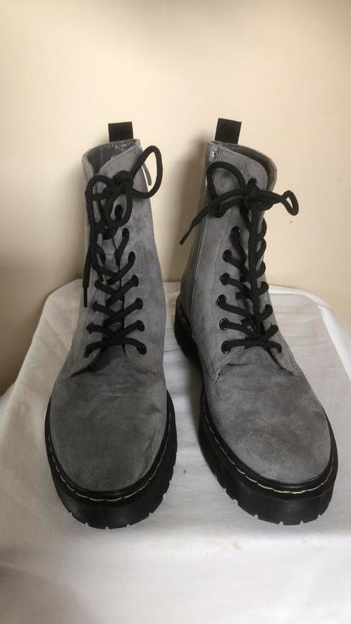 Lucky shoes suède enkel veter boots lichtgrijs mt 39, Kleding | Dames, Schoenen, Zo goed als nieuw, Grijs, Ophalen of Verzenden