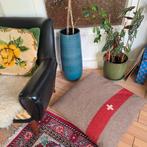 Zwitsers leger wollen deken kussen, vloerkussen, Ophalen of Verzenden, Zo goed als nieuw, Bruin, Vierkant