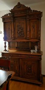 Noten Henri II jachtkast, rijk gestoken decor, h 248- br 140, Ophalen