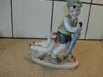 antiek porseleinen beeldje jongen met ganzen, Ophalen of Verzenden