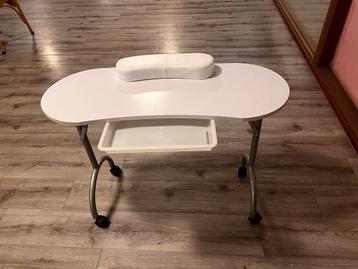 Opklapbare Nageltafel - Ideaal voor Nagelstylisten! beschikbaar voor biedingen
