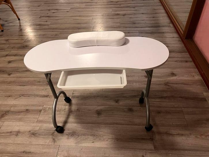 Opklapbare Nageltafel - Ideaal voor Nagelstylisten!, Huis en Inrichting, Tafels | Kaptafels, Gebruikt, Minder dan 100 cm, 50 tot 100 cm