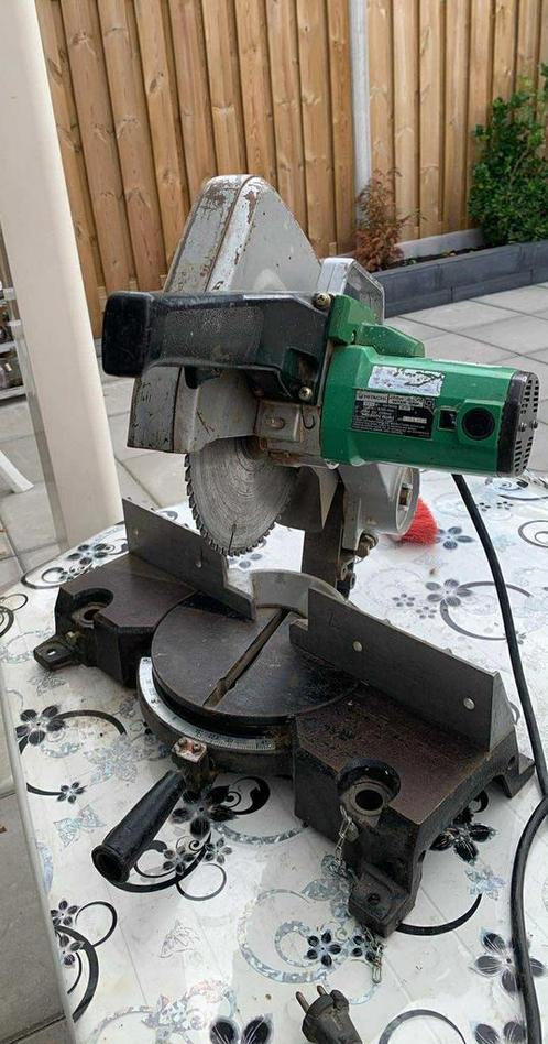 Hitachi Afkortzaag C10FB – 255mm | Krachtige 1310W Miter Saw, Doe-het-zelf en Verbouw, Gereedschap | Zaagmachines, Zo goed als nieuw