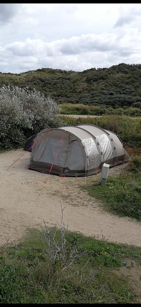 Nomad Cabin 4 tent met zijingang, Caravans en Kamperen, Tenten, tot en met 4, Gebruikt, Ophalen