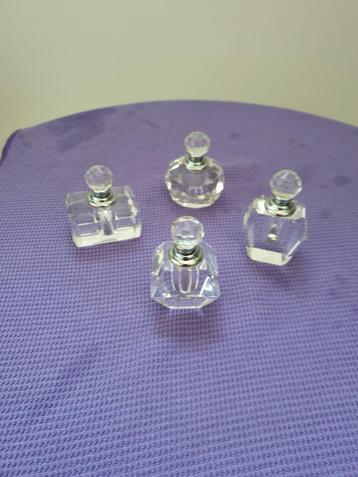 4 x parfum flesjes beschikbaar voor biedingen