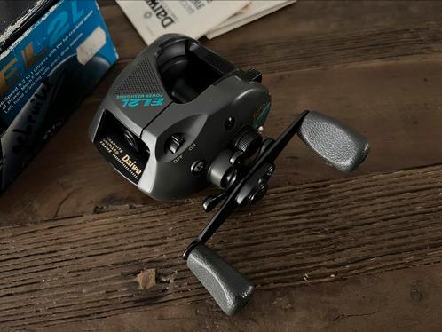 Daiwa EL2L Baitcasting Reel ZGAN, Watersport en Boten, Hengelsport | Roofvissen, Zo goed als nieuw, Molen, Ophalen of Verzenden