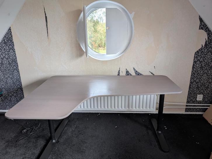 Ikea Bekant Hoekbureau, Huis en Inrichting, Bureaus, Zo goed als nieuw, Ophalen
