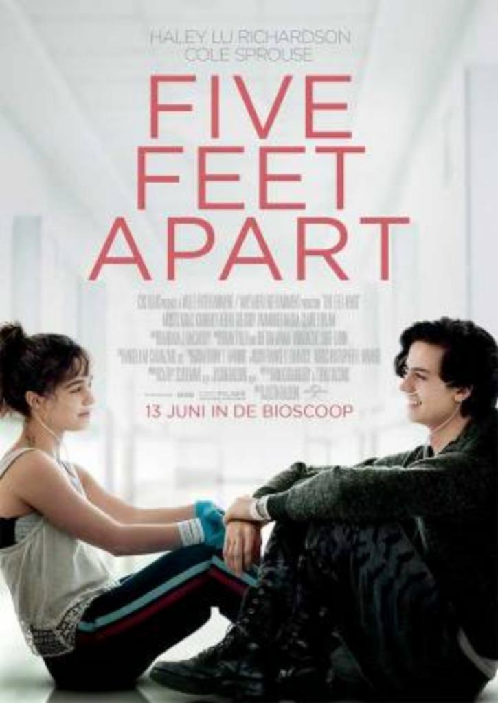 FIVE   FEET   APART      filmposter., Verzamelen, Posters, Nieuw, Film en Tv, Verzenden