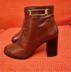 Zeer elegante bordeauxrode enkellaarsjes Tod's maat 39!, Kleding | Dames, Schoenen, Bruin, Verzenden, Lage of Enkellaarzen, Zo goed als nieuw