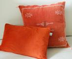 2 Sierkussens van Sabra-cactuszijde en Dutch decor, Huis en Inrichting, Woonaccessoires | Kussens, Ophalen of Verzenden, Zo goed als nieuw
