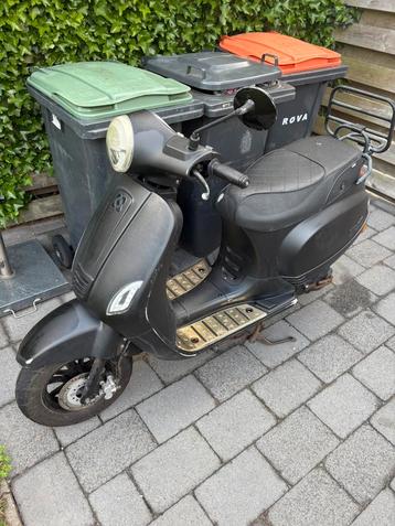 Opknap scooter beschikbaar voor biedingen