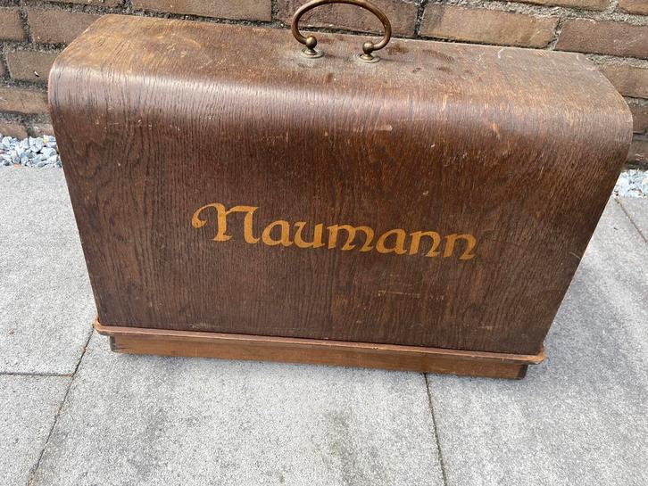 Antieke Naumann naaimachine Met originele houten afdekkap, Antiek en Kunst, Antiek | Naaimachines, Ophalen of Verzenden