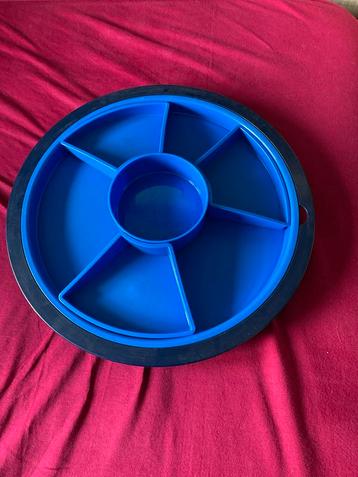 Tupperware Superhandige snack/hapjesschaal met afsluitdeksel beschikbaar voor biedingen