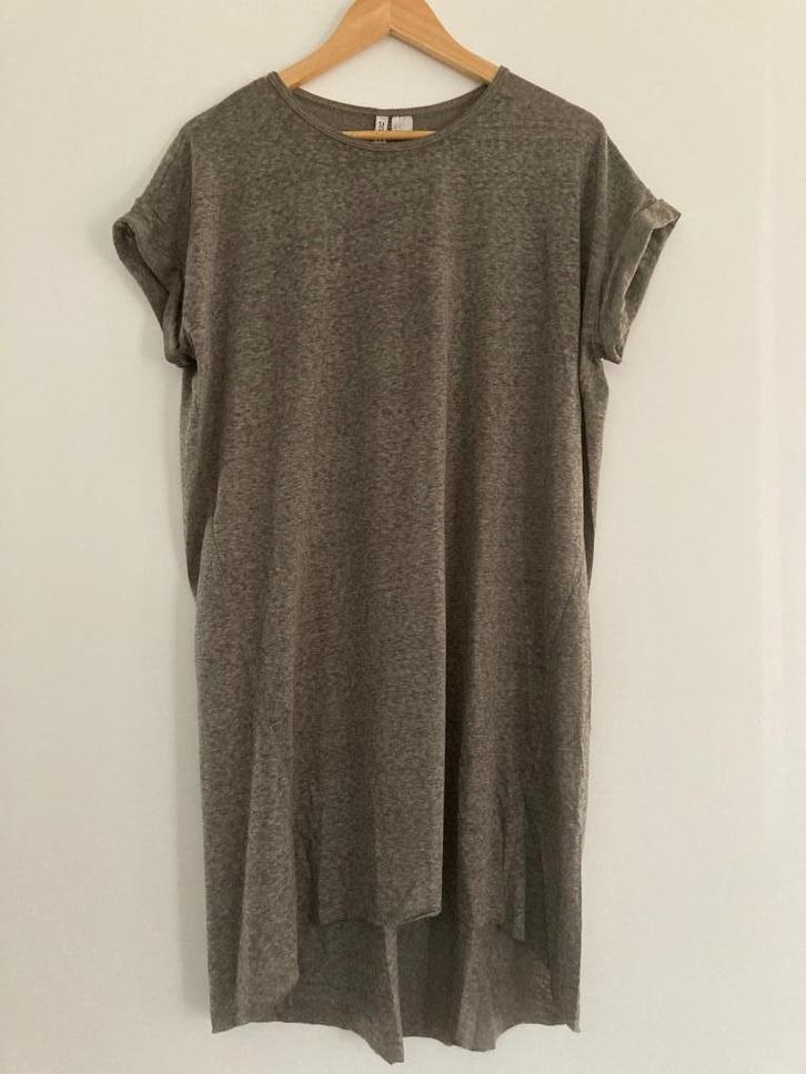 Taupe t-shirt jurkje (relaxed fit) van H&M (NIEUW), Kleding | Dames, T-shirts, Nieuw, Maat 36 (S), Bruin, Korte mouw, Ophalen of Verzenden
