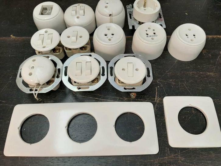 jaren 50/60 niko bakeliet uit oud magazijn verkregen, Doe-het-zelf en Verbouw, Elektra en Kabels, Zo goed als nieuw, Overige typen