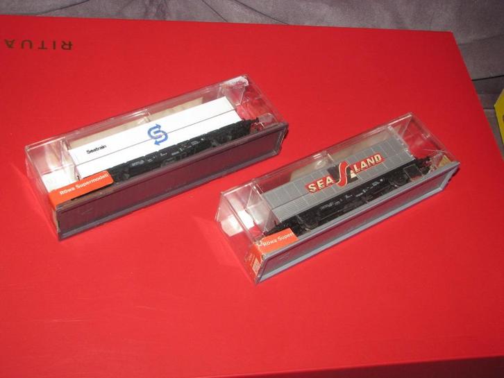 Röwa: 2 Containerwagens in doos, samen 17,50 euro, Hobby en Vrije tijd, Modeltreinen | H0, Zo goed als nieuw, Wagon, Gelijkstroom