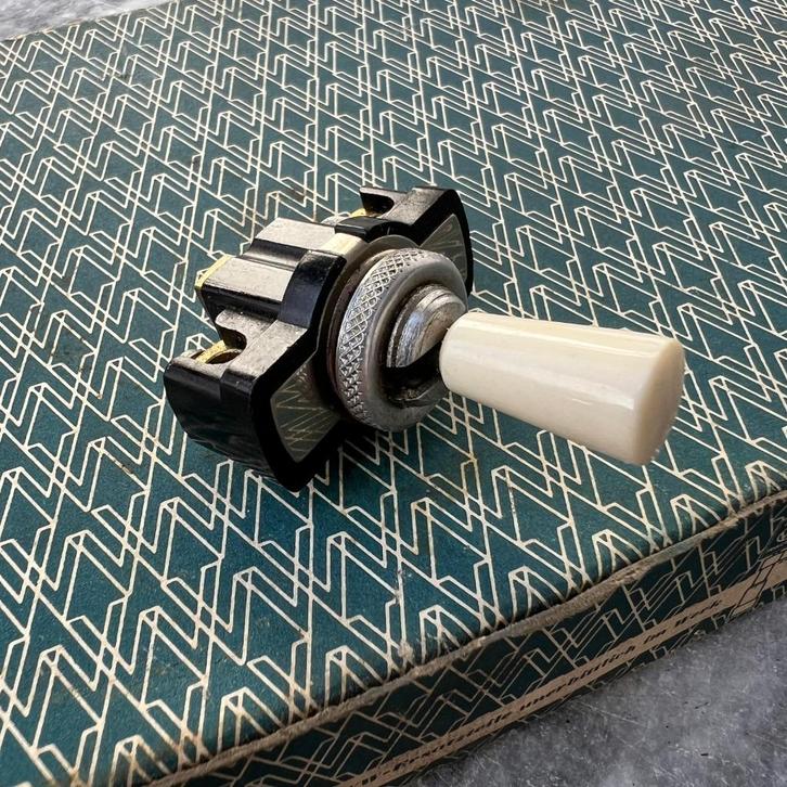 VW Kever Cabriolet Lichtschakelaar Interieur 1960 en ouder, Auto diversen, Auto-accessoires, Zo goed als nieuw, Ophalen of Verzenden