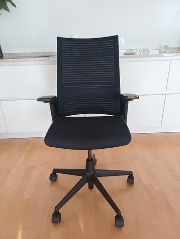 Ahrend 2020 bureaustiel- zwart- ergonomisch- bekleding nieuw beschikbaar voor biedingen