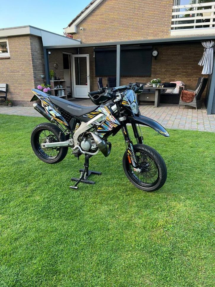 Derbi DRD Pro 2011, Fietsen en Brommers, Brommers | Derbi, Zo goed als nieuw, Maximaal 45 km/u, Ophalen