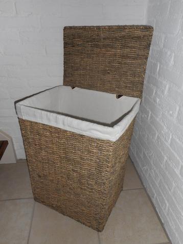 Wasmand XL met klep beschikbaar voor biedingen