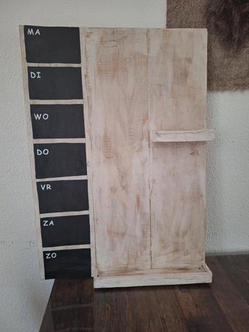Mooi Houten Memo Bord met Dagen beschikbaar voor biedingen