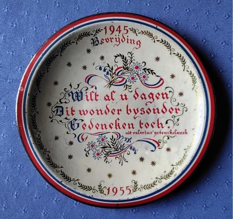 Vintage blikken herdenkingsbordje bevrijding, Verzamelen, Ophalen, Overige soorten, Nederland, Overige typen