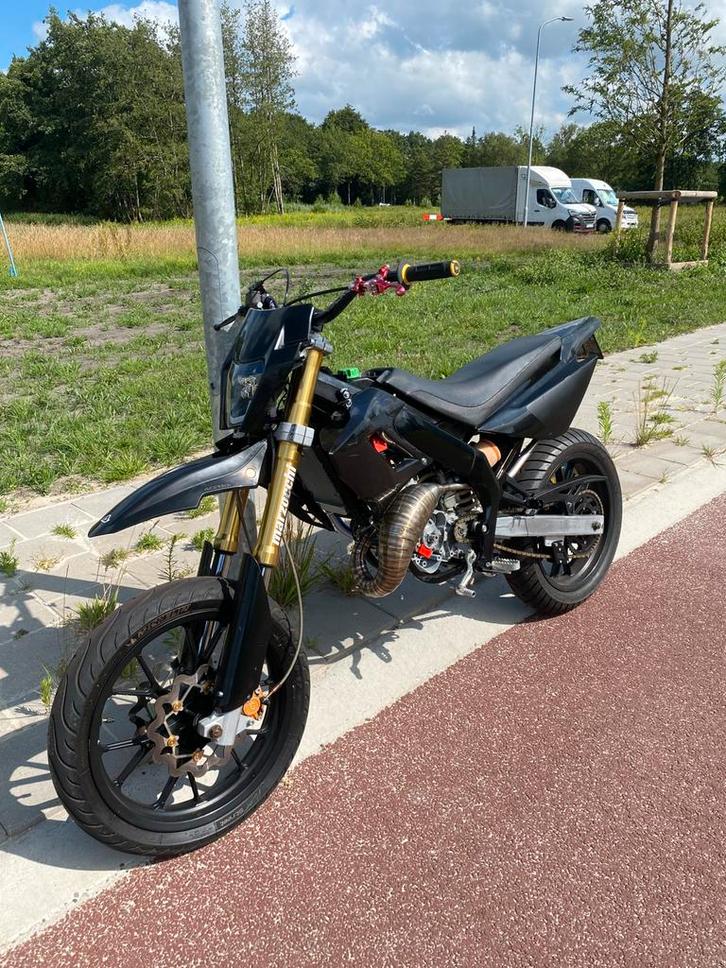 Derbi drd 2011 dubbele schijven ltd, Fietsen en Brommers, Brommeronderdelen | Algemeen, Zo goed als nieuw, Carburateur, Ophalen